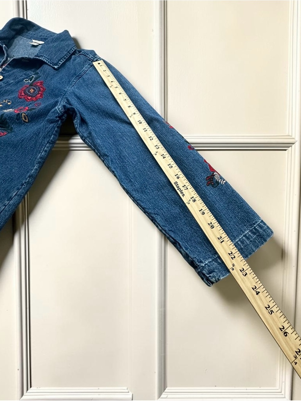 Christopher & Banks Lightweight Embroidered Denim Jacket. Vintage. Size: Large - Picture 9 of 9